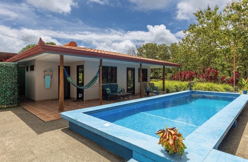 Quepos House | close to Manuel Antonio, bungalow with AC in Quepos Cerros - 2 bedrooms