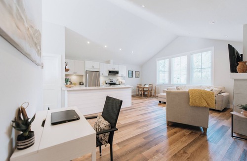 Sechelt House | Close to ocean and trails!