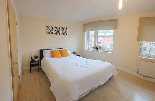 Northumberland Park Condo | Close To The New Iconic Tottenham Stadium & Drumsheds, With Easy Access to City.