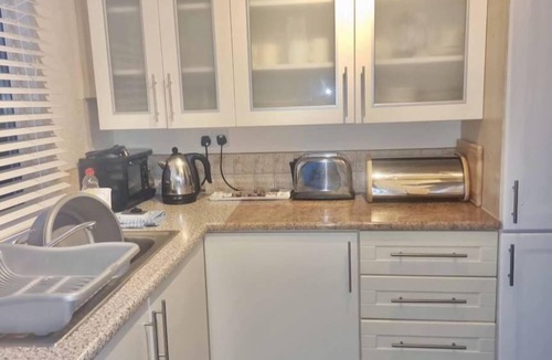 Bembridge Cabin | Coastal Lodge Retreat, Child & Pet Friendly