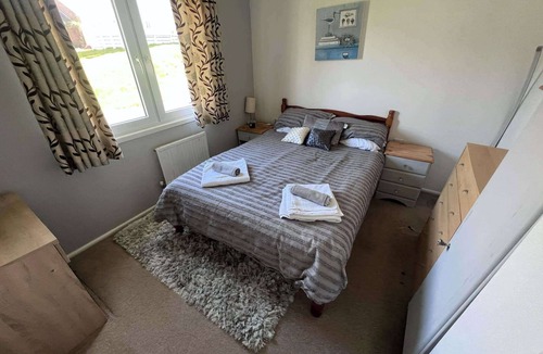 Bembridge Cabin | Coastal Lodge Retreat, Child & Pet Friendly