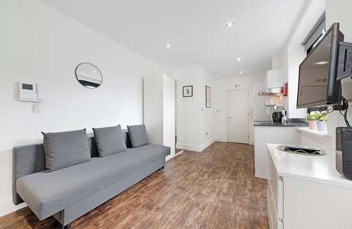 Harringay Apartment | Colina Rd N15 🚇 Turnpike Lane | Ground Floor