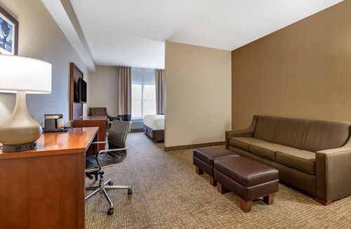 Bridgeport Hotel | Comfort Inn Louisville