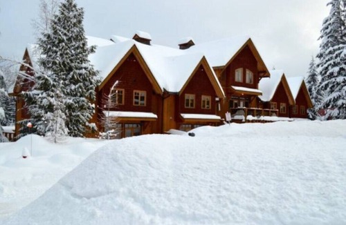 Rossland Condo | Comfortable 2-bedroom suite!