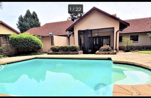 Eldoraigne House | Comfortable and spacious holiday home with beautiful garden