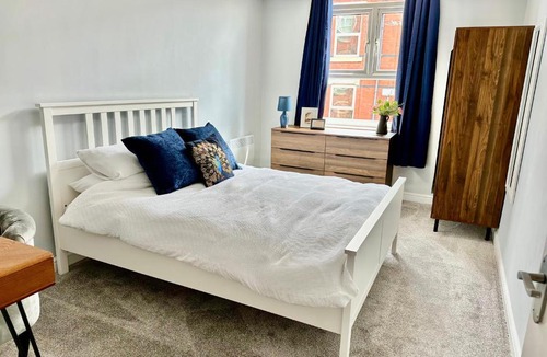 Derby Apartment | Comfortable City Apartment