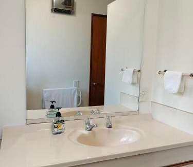 Avonhead House | Comfortable Double Room near Christchurch Airport