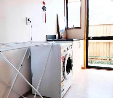 Avonhead House | Comfortable Double Room near Christchurch Airport