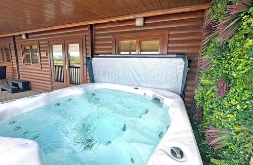 Sawley Ski Chalet | Comfortable lodge that sleeps four people, ideal for families.