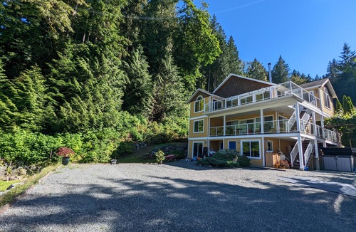 Cowichan Bay House | Comfortable one bedroom by the ocean