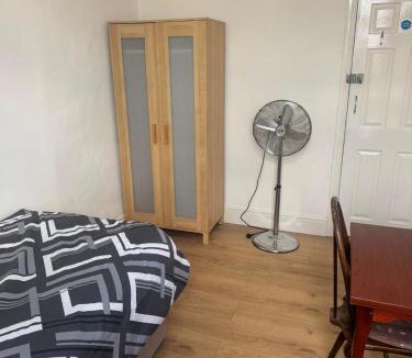 Derby House | Comfortable Single Rooms Near Derby City Centre