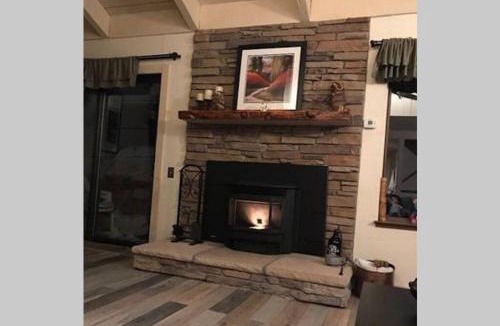 Mammoth Lakes Apartment | Comfy, Quiet, Condo near Lake Mary and the Village