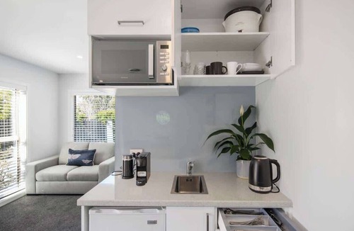 Wellington Apartment | Comfy stylish Central Wellington studio