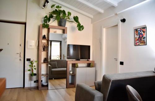 Lipomo Apartment | Como's Hill Apartments