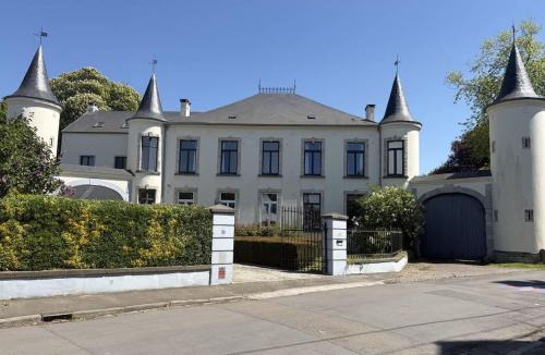 Thisnes House | Conciergerie du Chateau Red Daisies et son parc