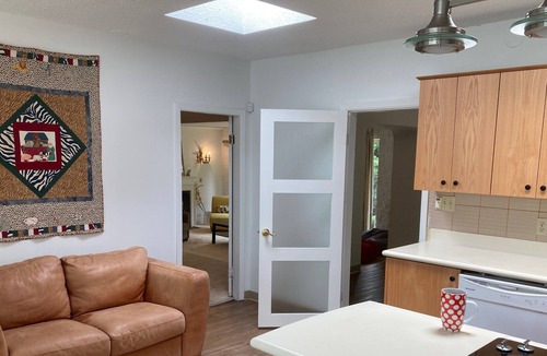 Oakridge House | Conference and Self-Isolation Paradise in Kerrisdale/Oakridge