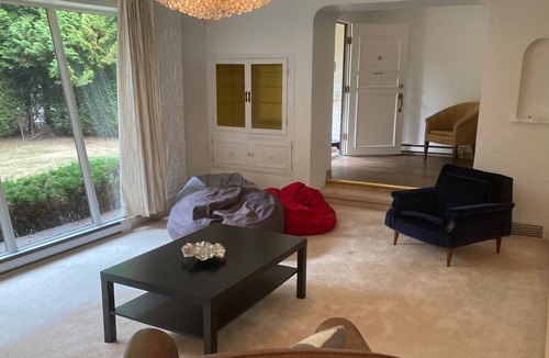 Oakridge House | Conference and Self-Isolation Paradise in Kerrisdale/Oakridge