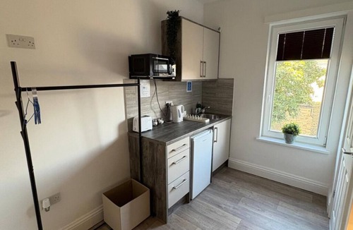 Peterborough Apartment | Contemporary City Studio 3 - Contractor's & Traveller's Accommodation