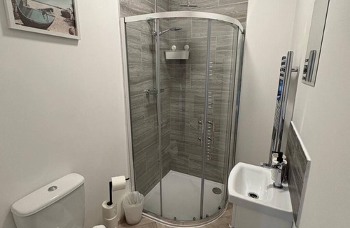 Peterborough Apartment | Contemporary City Studio 3 - Contractor's & Traveller's Accommodation