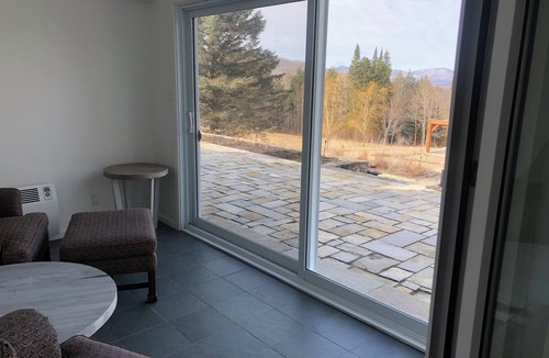 Potton Ski Chalet | Contemporary, fully renovated ski chalet in nmagnificent Potton.