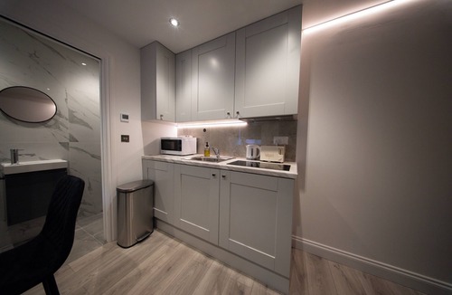 Leyton Apartment | Contemporary Studio, London Prime Location