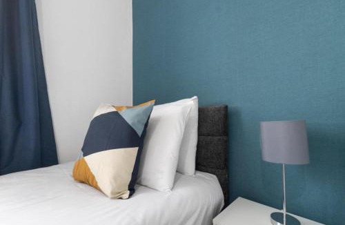West Green House | Convenient Private Rooms in Tottenham Easy Access to Central London