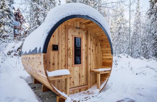 Golden Cabin | Copper Horse Lodge