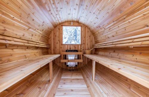 Golden Cabin | Copper Horse Lodge