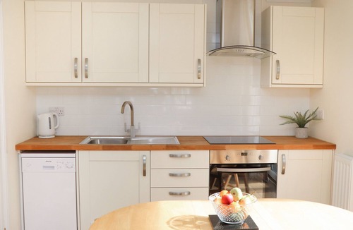 Lincoln Cottage | COPSE VIEW, romantic, with a garden in Reepham, Lincolnshire