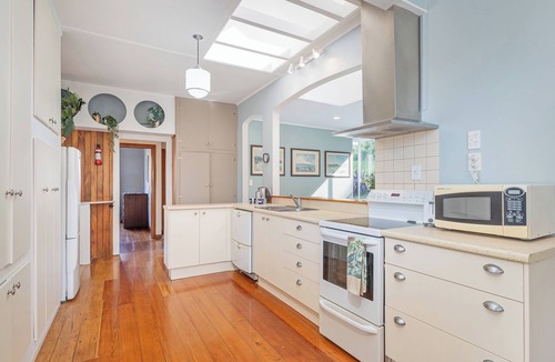 Coromandel House | Coro Harbour View - Coromandel Holiday Home