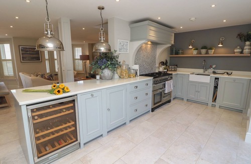 Nettlestone Cottage | CORONATION HOUSE, pet friendly, luxury holiday cottage in Seaview