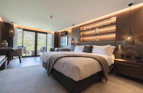 Arthur's Point Hotel | Coronet Ridge Resort