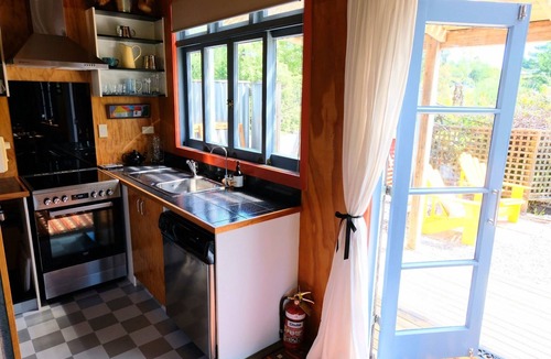 Upper Moutere Cottage | Corru Gate: Rural-Chic 2-3bdrm Cottage 7 acres near Mapua seaside village Nelson