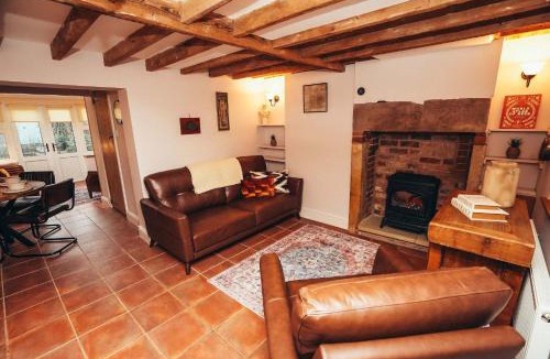 Belper House | Cosy 2-Bed Cottage with Log-Burner and Garden