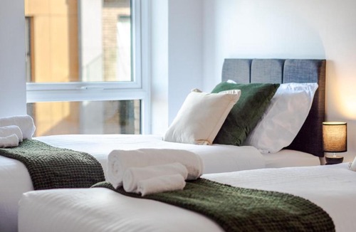 Harlow Apartment | Cosy 2-Bed Next to Harlow Town