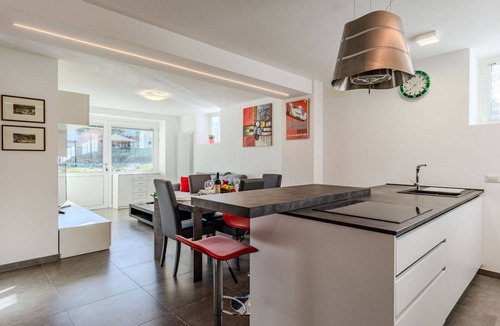 Dongo Apartment | Cosy apartment for 4 people with hot tub, WIFI, TV and terrace