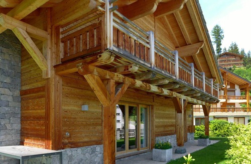 Randogne House | Cosy apartment in villa for 10 guests with WIFI, TV and balcony