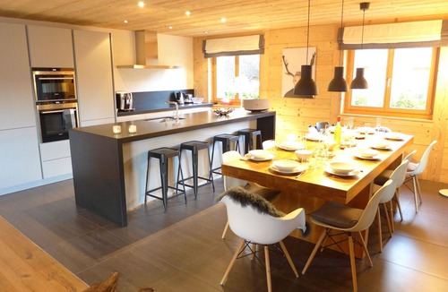 Randogne House | Cosy apartment in villa for 10 guests with WIFI, TV and balcony