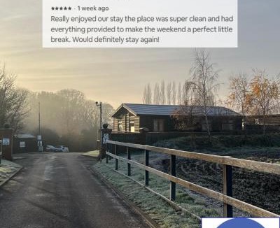 Barrow-on-Trent Apartment | Cosy Countryside Hot Tub Retreat! Fully Central Heated with FREE Parking