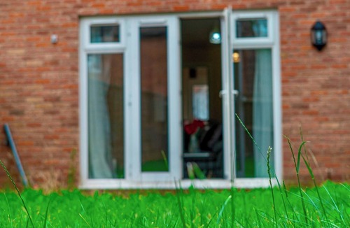 Corby House | Cosy Home-Sleeps 5- Private Garden- Free Parking