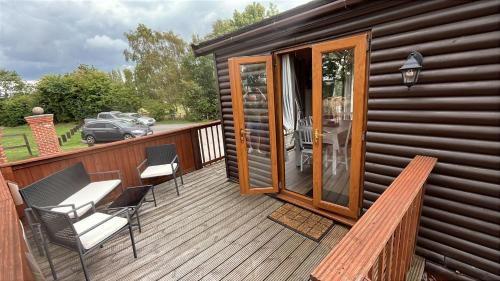 Barrow-on-Trent Ski Chalet | Cosy lodge in the countryside