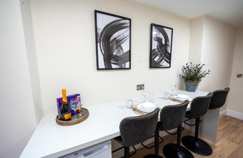 Eastbourne Apartment | Cosy,Modern 2 Bedrooms Apartment with Garden Close to Centre,Seafront, Hospital, Free Parking