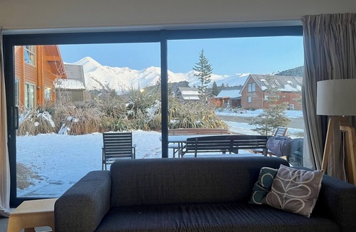 Castle Hill House | Cosy modern house close to tracks and ski fields