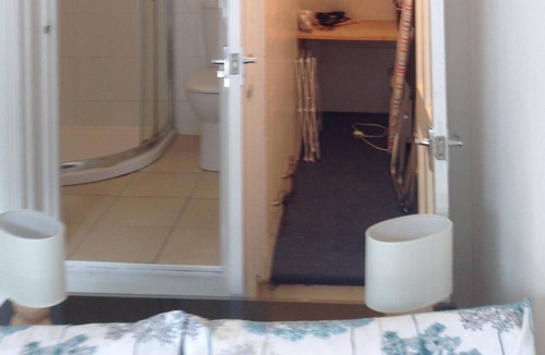 Haselbury Apartment | Cosy self contained Studio in North London