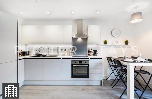 Hemel Hempstead Apartment | Cosy Studio Apartment- Hemel Hempstead High Street