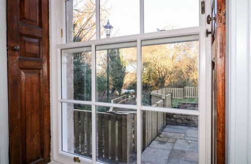 Sherwood Forest Cottage | COTTON MILL COTTAGE, pet friendly, with hot tub in Cuckney