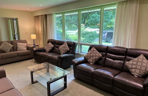 West Lincoln House | Country style house