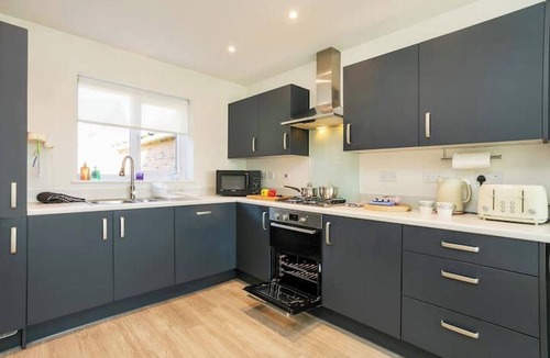 Edwalton House | Countryside Comfort near Sharphill Woods