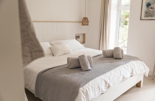 Charlton-on-Otmoor Apartment | Countryside Retreat with Hot Tub near Bicester Village