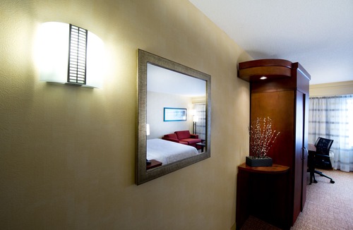 Northeast Mississauga Hotel | Courtyard by Marriott Mississauga-Airport Corporate Centre West